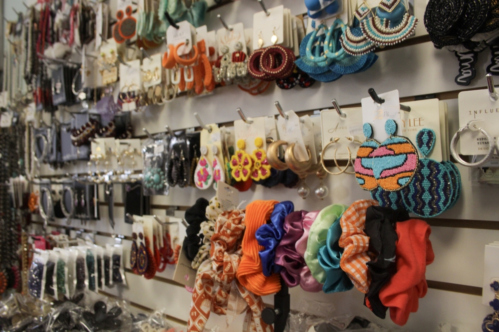 The boutique sells hair accessories and jewelry in addition to its clothing selection. (Dacia Garcia/Community Impact)