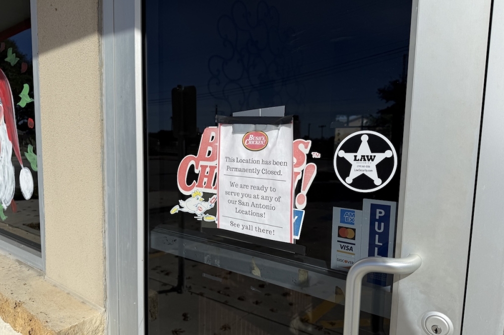 Bush's Chicken has yet to officially announce the closure, but they have posted a notice on the door informing customers of other locations in the area. (Andrew Creelman/Community Impact)