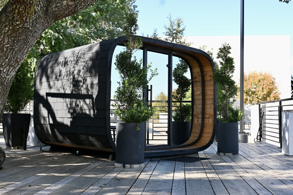 The gym features two saunas and cold plunge tubs for members to do contrast therapy. (Roo Moody/Community Impact)