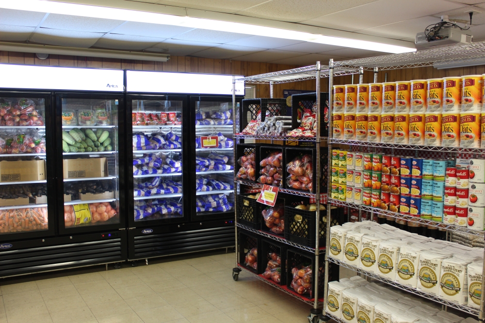 The Feeding Futures pantry at Pérez Elementary offers a market-style shopping experience where families can select the groceries that best meet their needs. (Chloe Young/Community Impact)