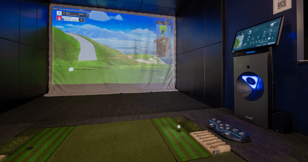 2-1-Fore indoor golf simulator opens in Richardson