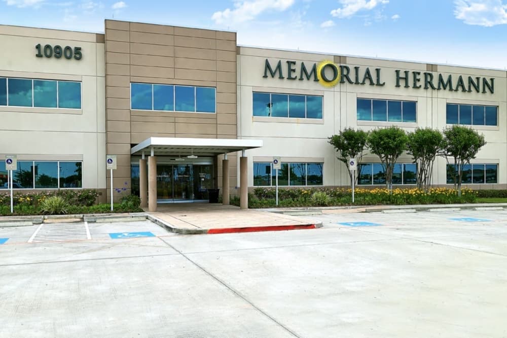New primary care clinic opens 2nd Pearland location