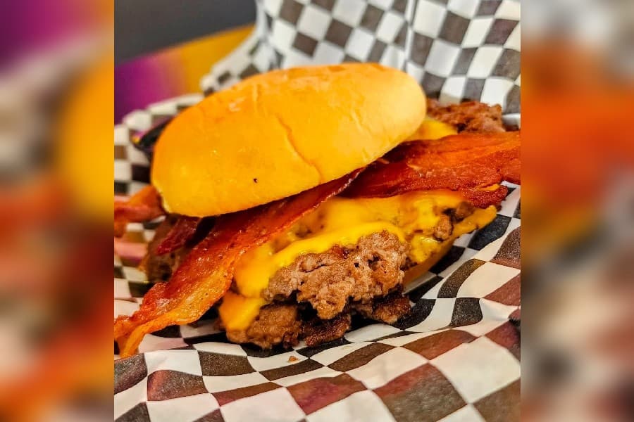 JAC’s Burger Co. serves burgers, hot dogs in McKinney