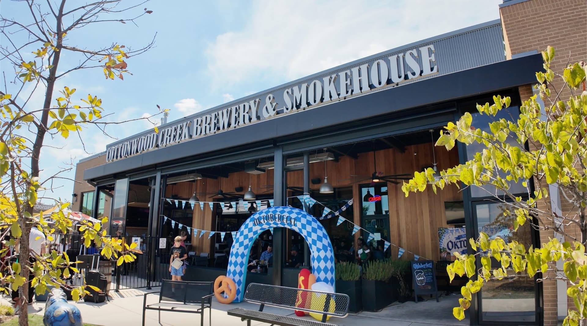Why Cottonwood Creek Brewery & Smokehouse is Hutto’s go-to event hub