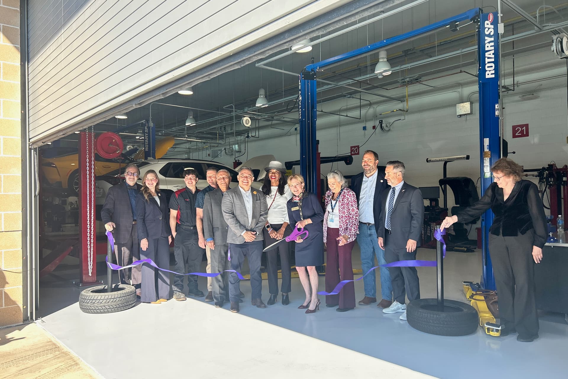 ACC marks opening of automotive education facility at Round Rock campus